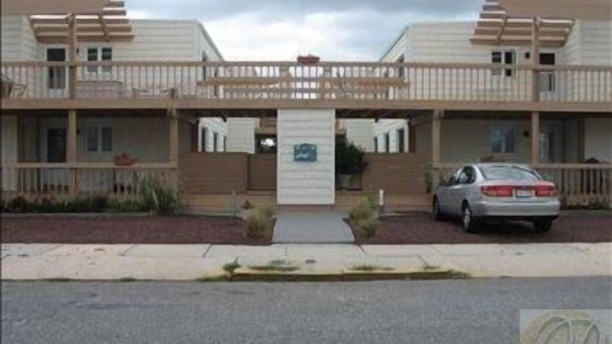 Stone Harbor Condo | Location, Location 1/2 block to the beach, 1 1/2 to the downtown shopping district