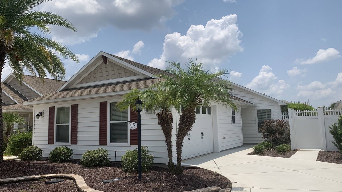 Lake Sumter Landing House | Location! Location! Location! Walking distance to Lake Sumter Landing!