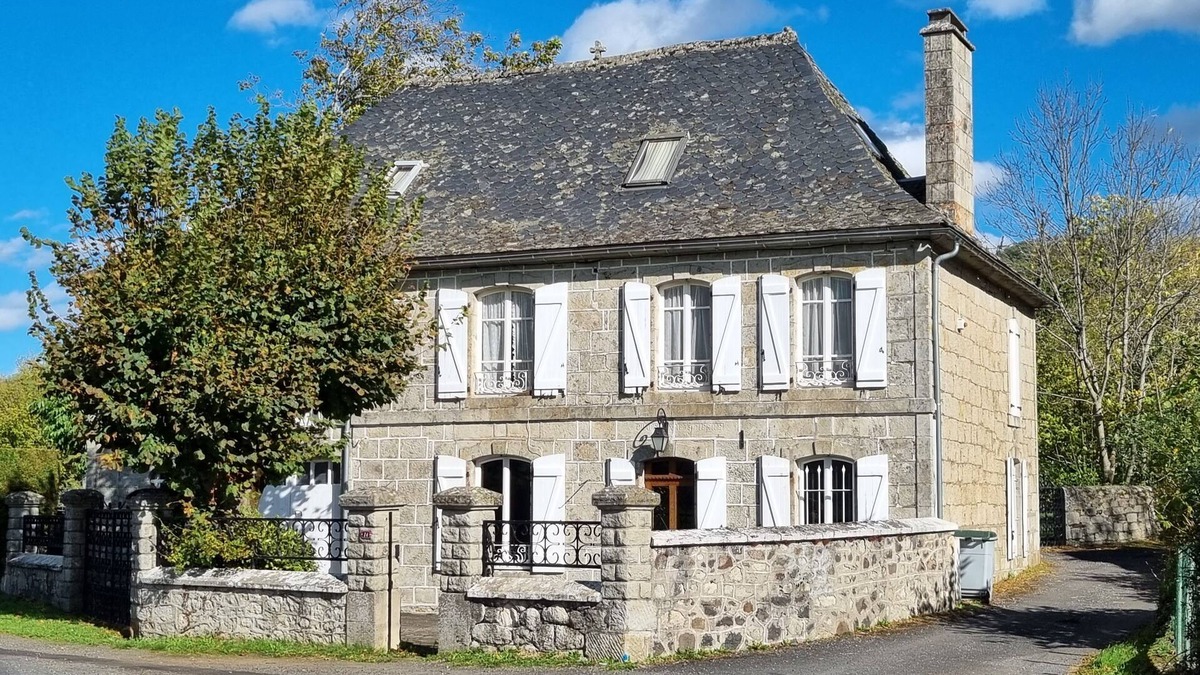 Menet House | Location Nature en Auvergne à Menet, Cantal
