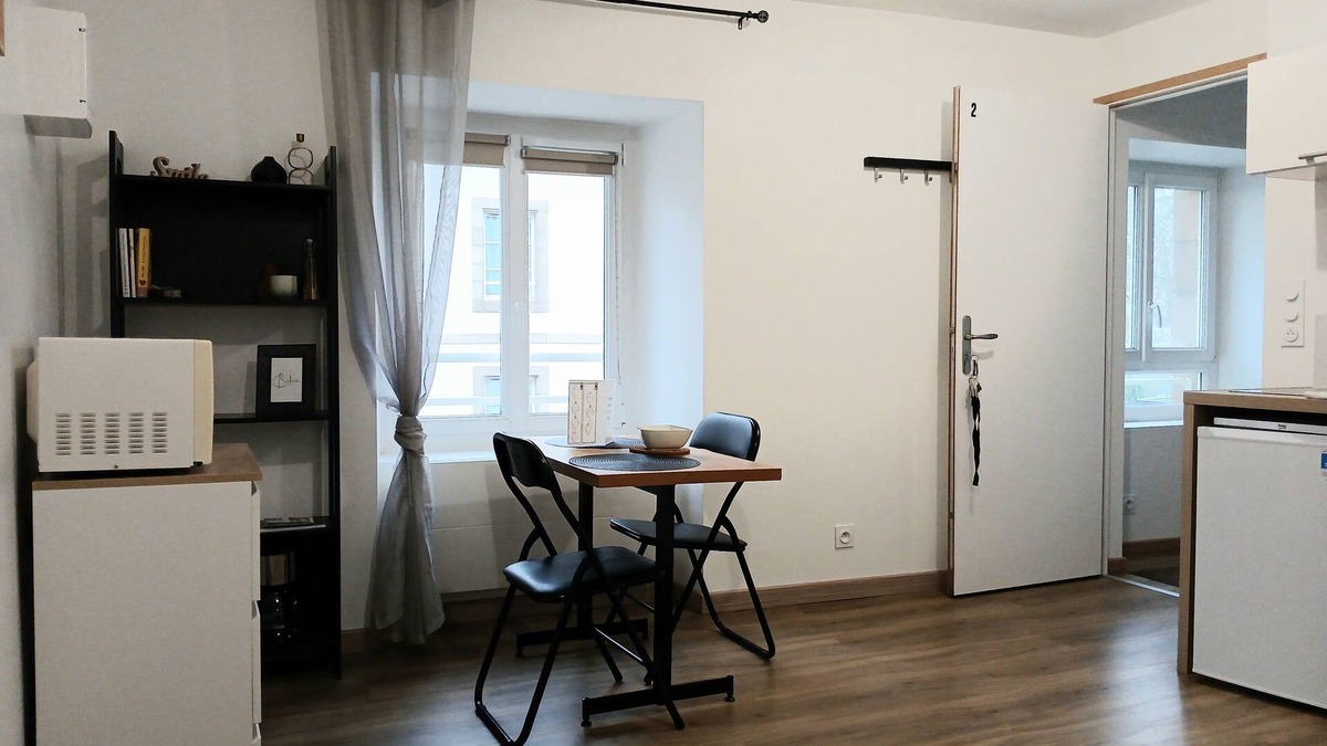 Lannion Apartment | Location Saisonnière: Studio n°2 en Plein Centre-ville de Lannion