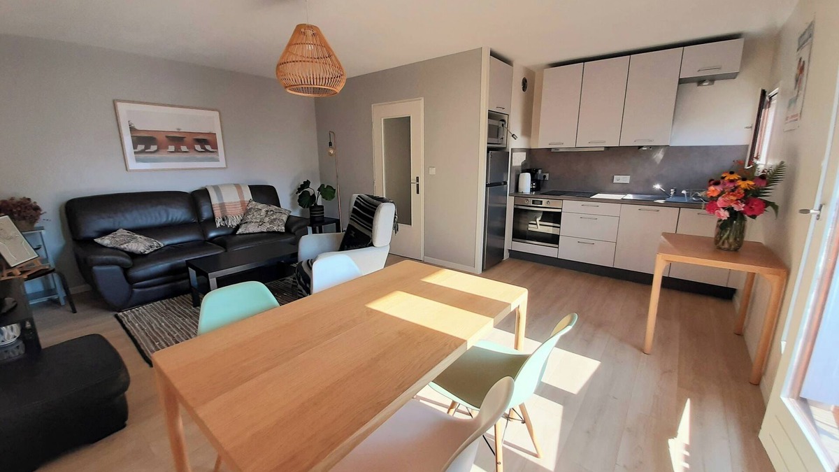 Aix-les-Bains Apartment | Location T2 - 46 m2 Pour Curistes au Calme, au Bord du lac D'aix-les-bains