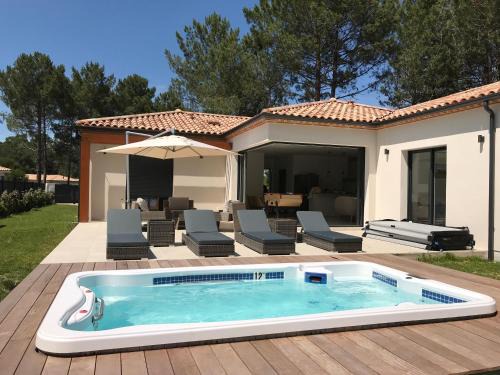 Maubuisson Villa | Location villa entre lac et océan avec son spa de nage