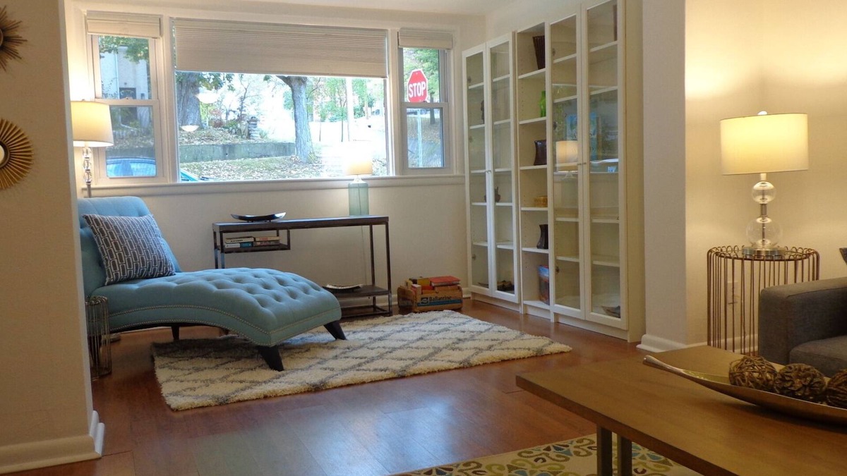 Decorah House | Location! Walk to Everything