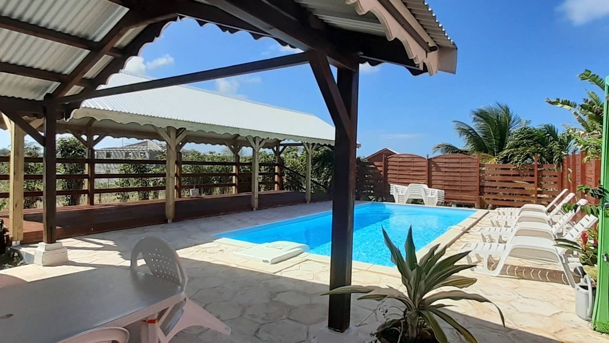 Port-Louis Hotel | Locations Plus
