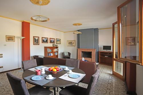 Corbanese Apartment | Locazione turistica Gravetta