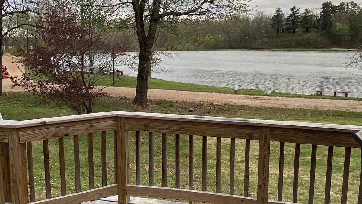Poplar Bluff House | Loch Loma Lake House