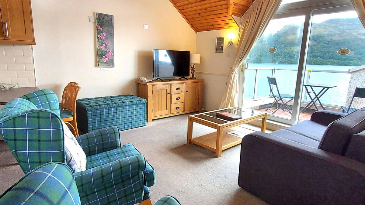 Kinloch Rannoch House | Loch Rannoch Highland Club Lochside Lodge 08