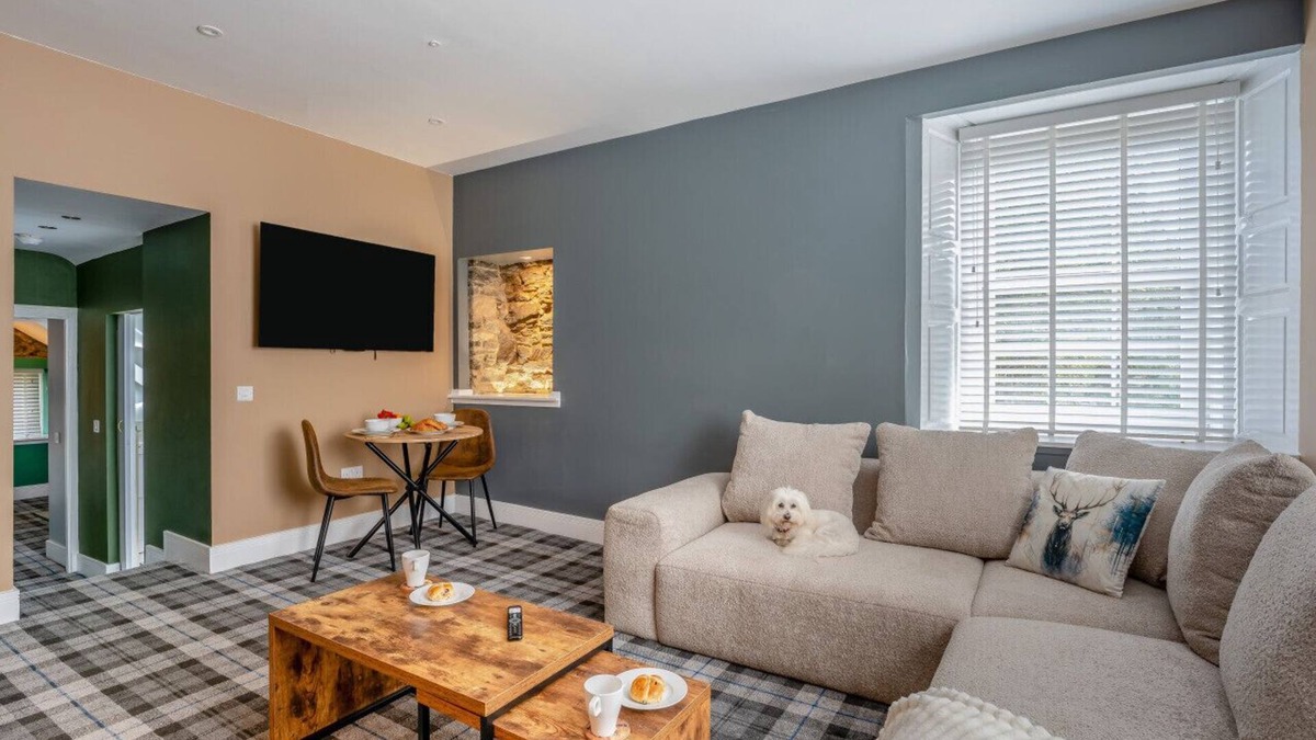 Tarbet Apartment | Loch View - Tarbet - One Bedroom Apartment, Sleeps 2