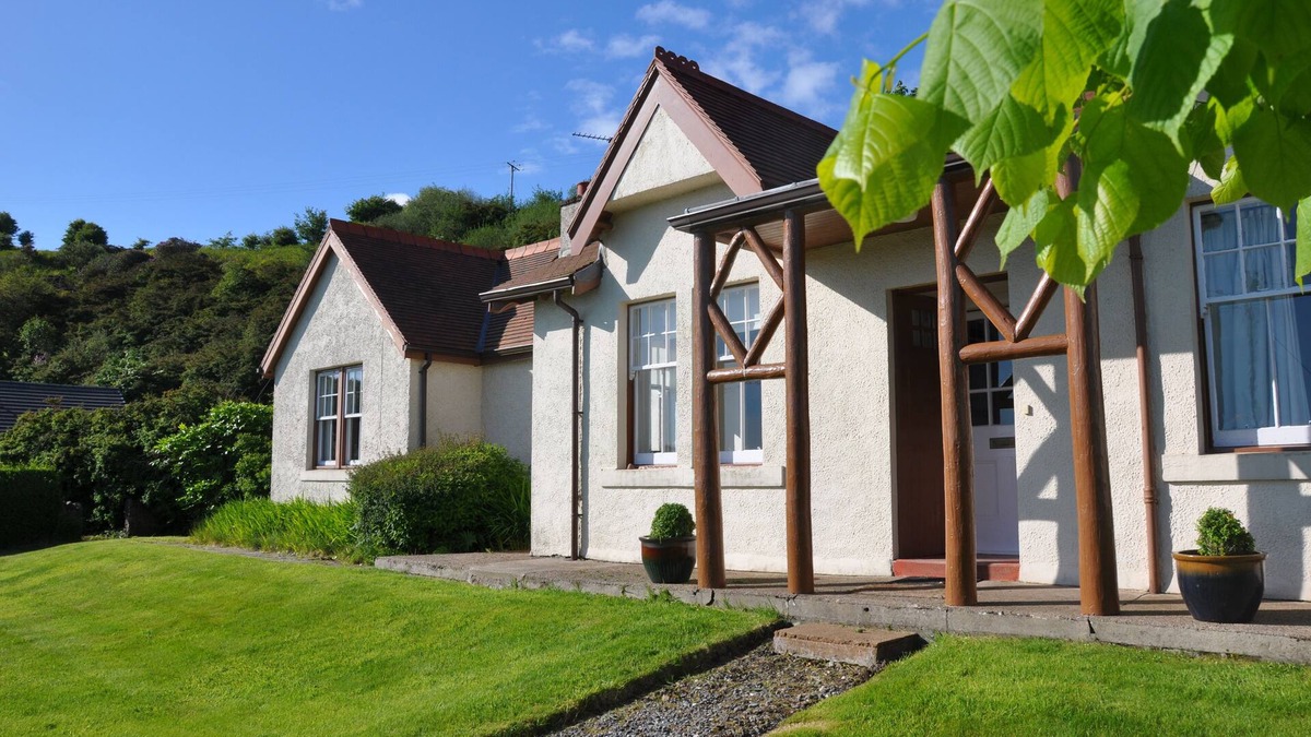 Campbeltown Cottage | Lochside Cottage With Sea Views