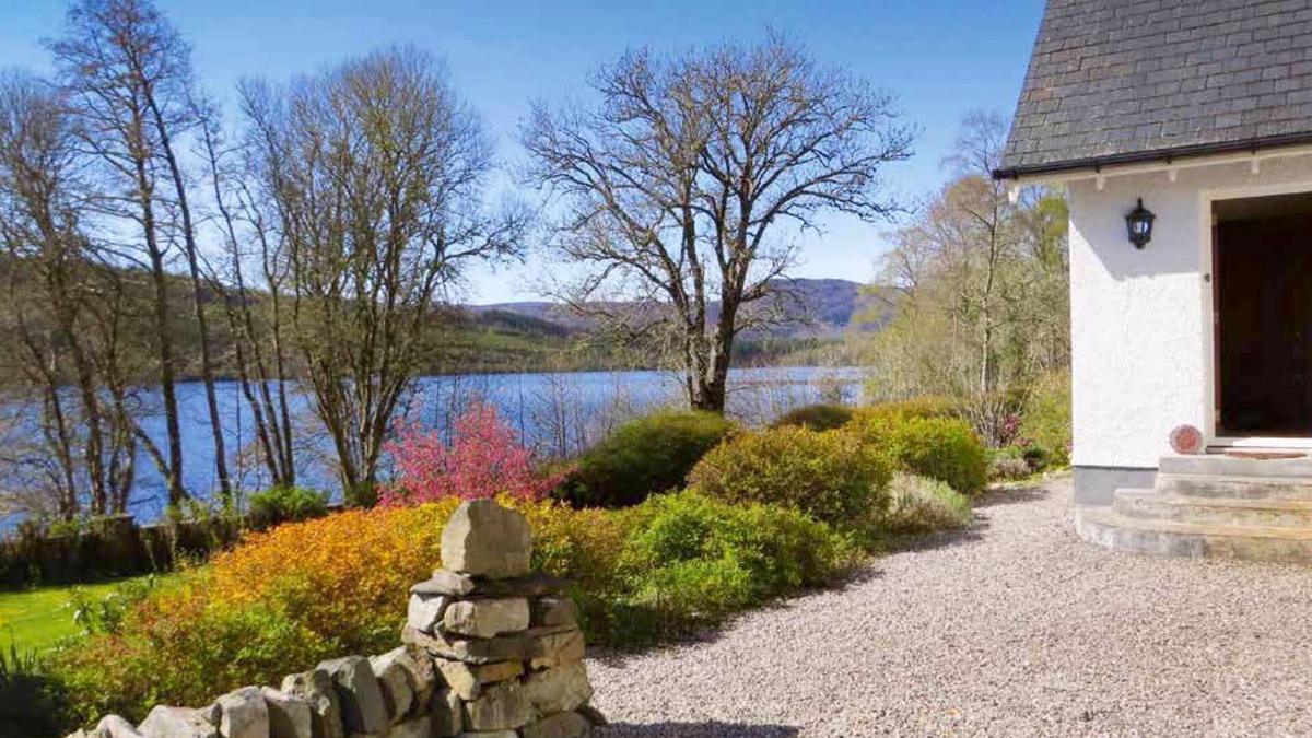 Strathpeffer Bed & Breakfast | Lochview Guesthouse