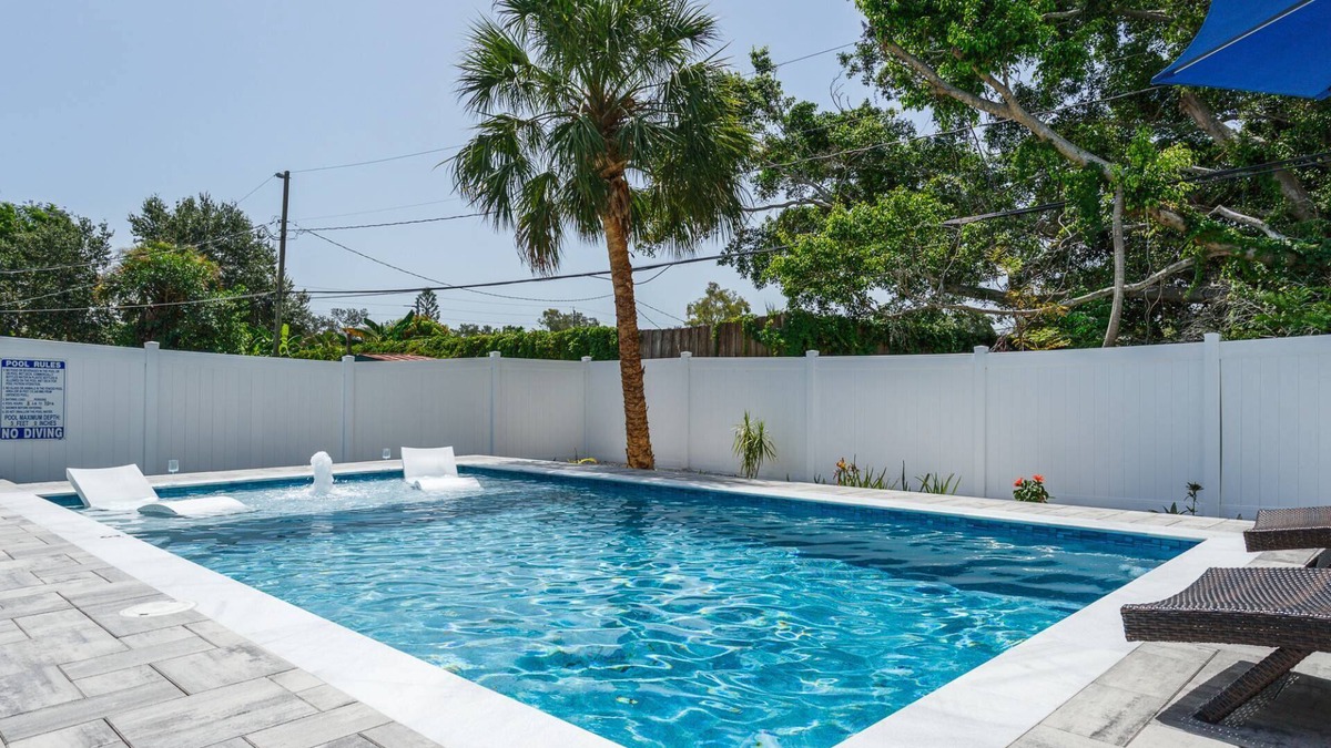 Vamo House | Lock in Sunshine and Savings Before It’s Too Late