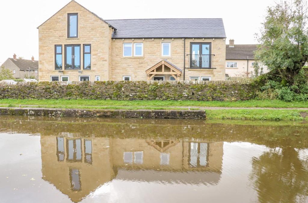 Gargrave House | Lock View - Nordic Spa