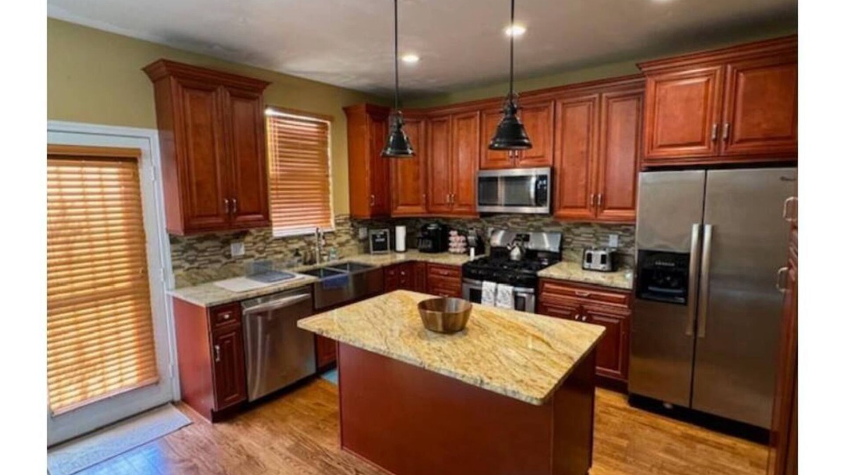 South Side House | Locust Street - Uptown