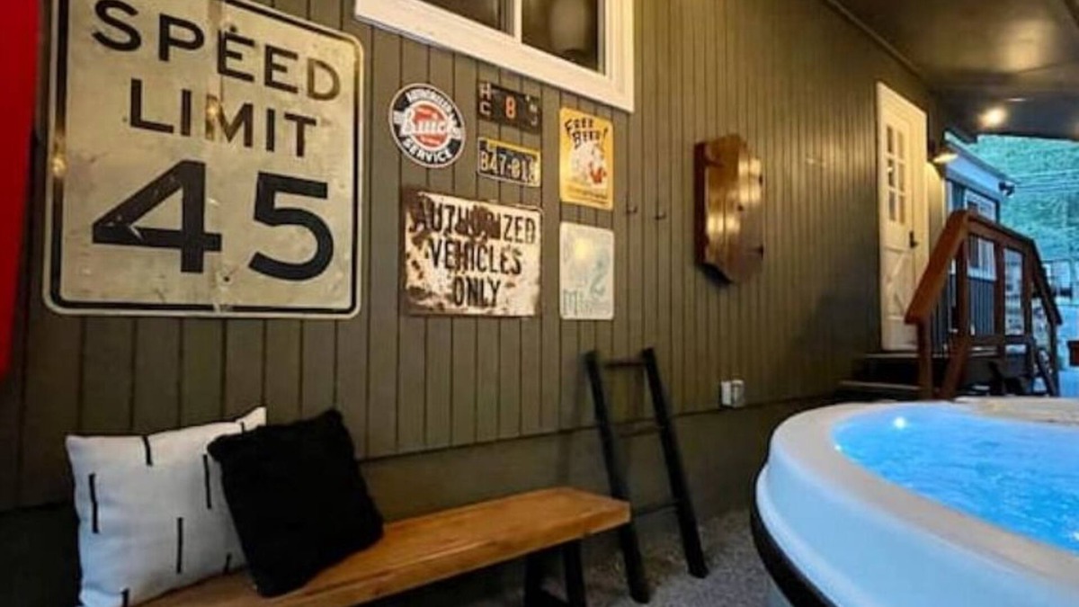 Locust Lake Village Cabin | LocustLakeVillage - Lake/Beaches, HotTub, Fire Pit