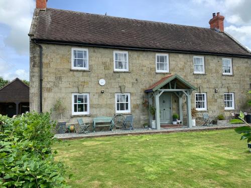 Gillingham Bed & Breakfast | Lodbourne Farmhouse B&B