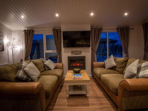 Errol House | Lodge 11 - The Lawns