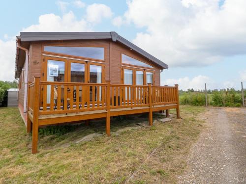 Stowmarket House | Lodge 26, Fishing Lakes