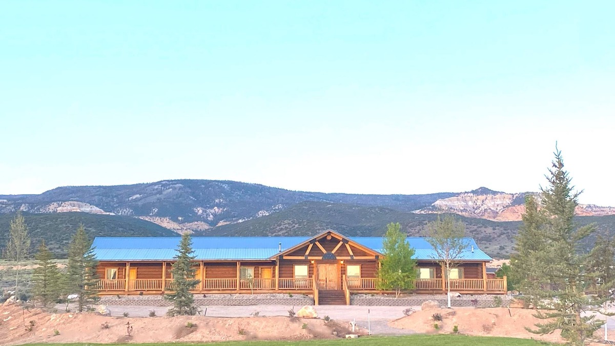 Lyman Cabin | Lodge - 3Suites & 7Cabins Sleeps 50+ Family Reunions,Corporate Retreats,Weddings