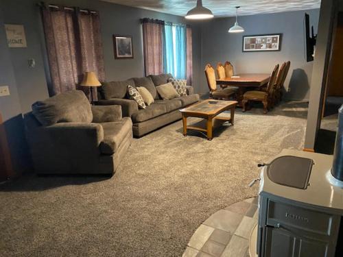 Agra Villa | Lodge 545 Complete Large brick house fully furnished