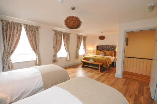 Athenry House | Lodge at The Old Barracks