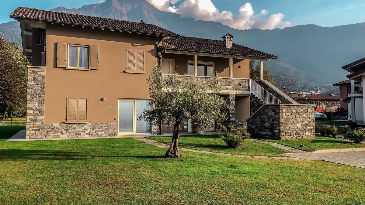 Colico Piano Apartment | Lodge by the lake with garden and parking - Beatrice