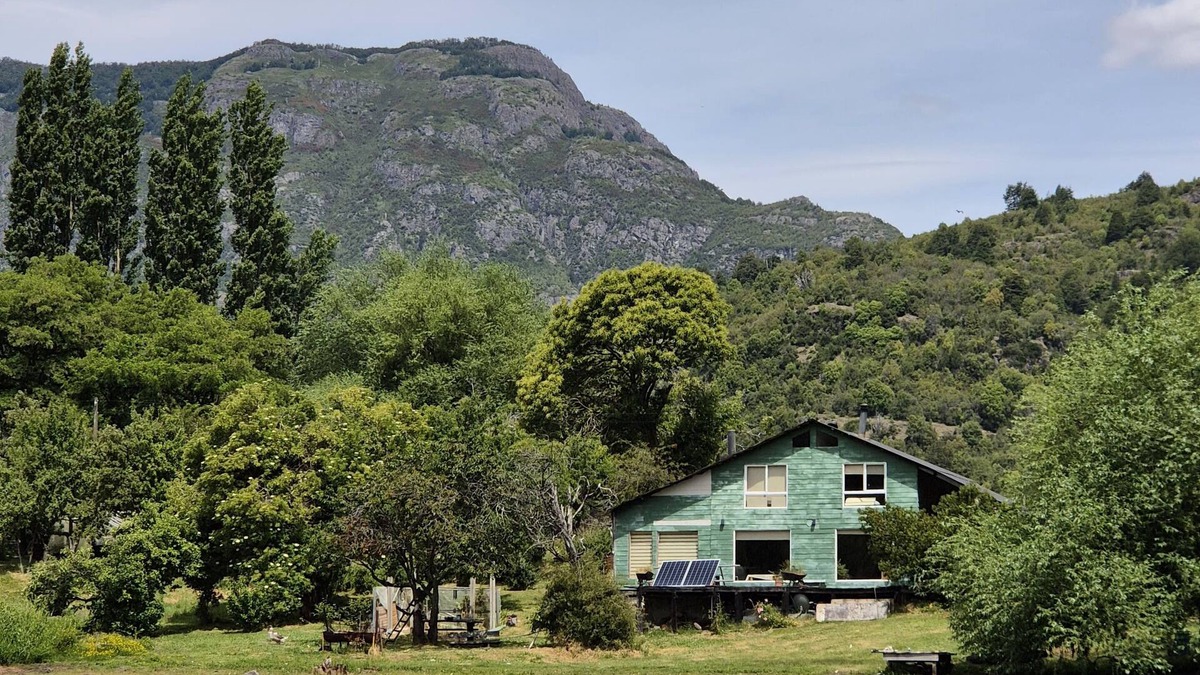 Futaleufu Cabin | Lodge Casa de Campo is Tranquility in front of Laguna la Paz, 3km from Futaleufu.
