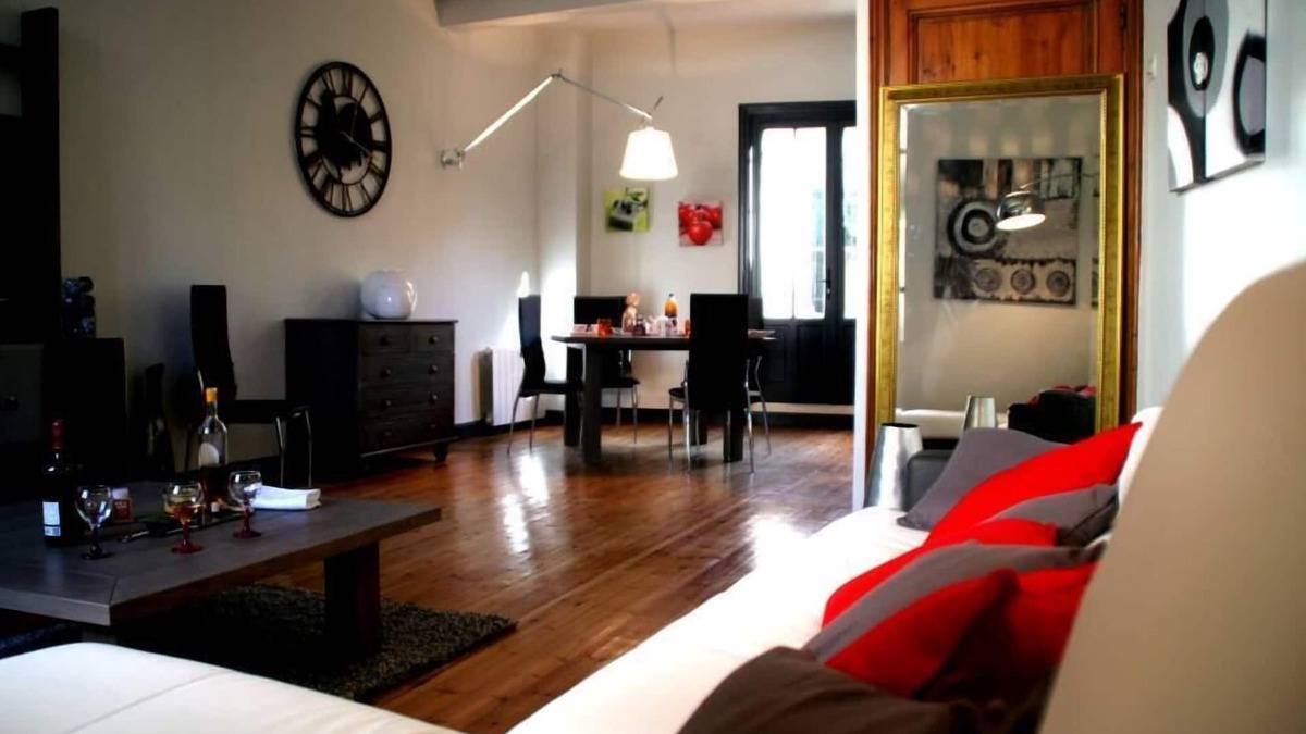 City of Carcassonne House | Lodge character right in the heart of the medieval town