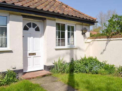 East Dereham House | Lodge Cottage - B6008