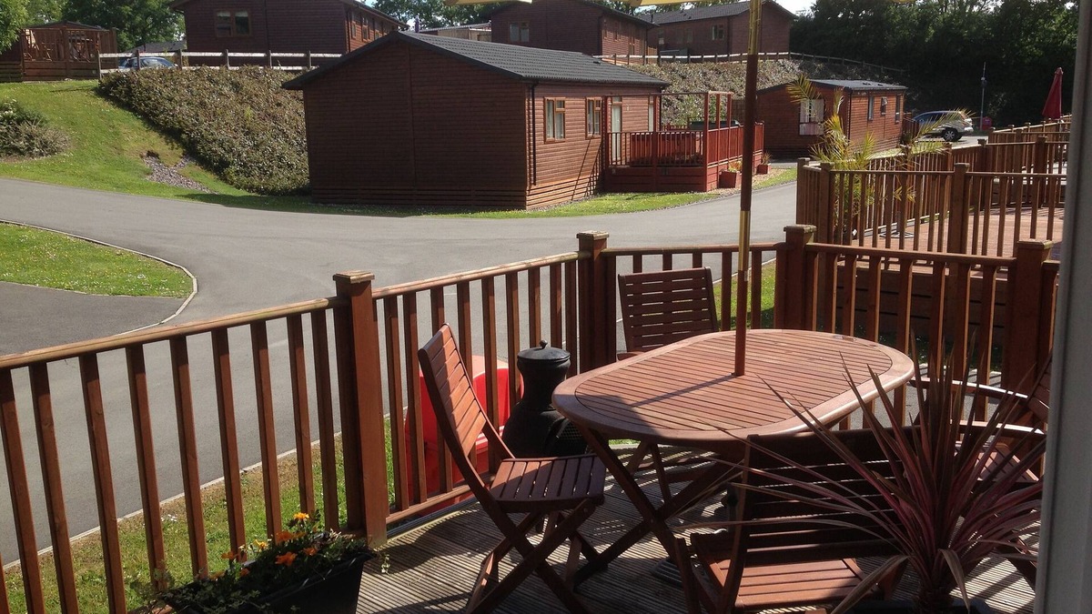 Liverton House | Lodge, Hot Tub on 5* Finlake Holiday Park, Devon