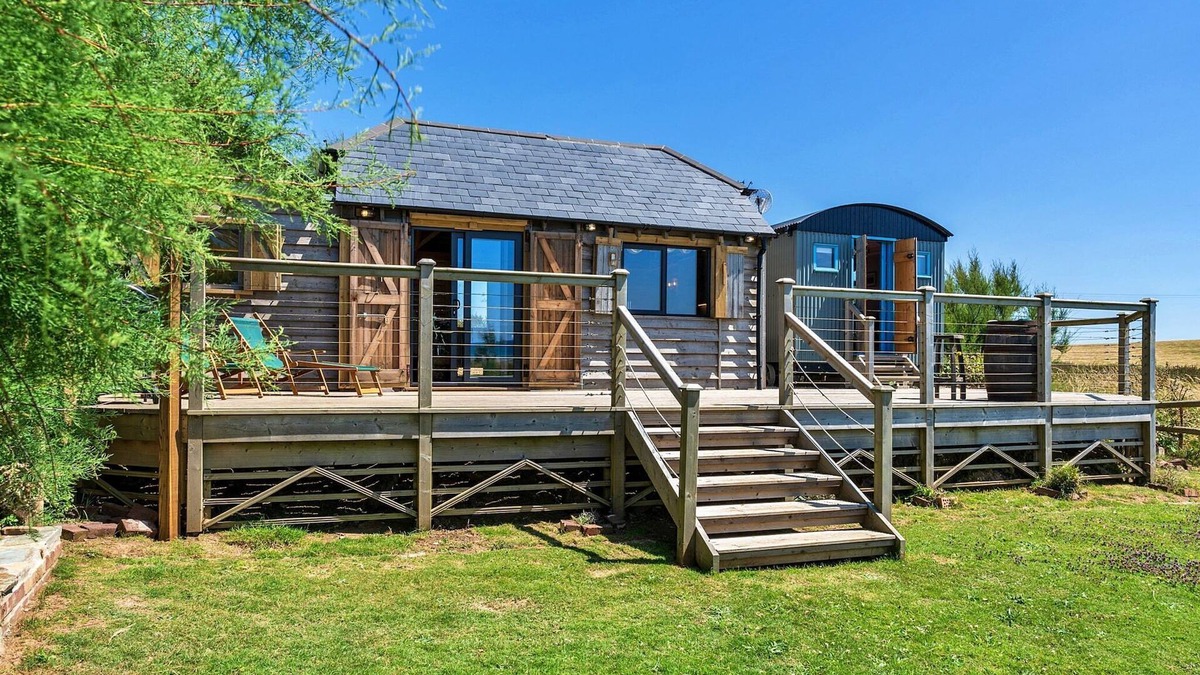 Widemouth Bay Apartment | Lodge in Cornwall with Widemouth Bay Views