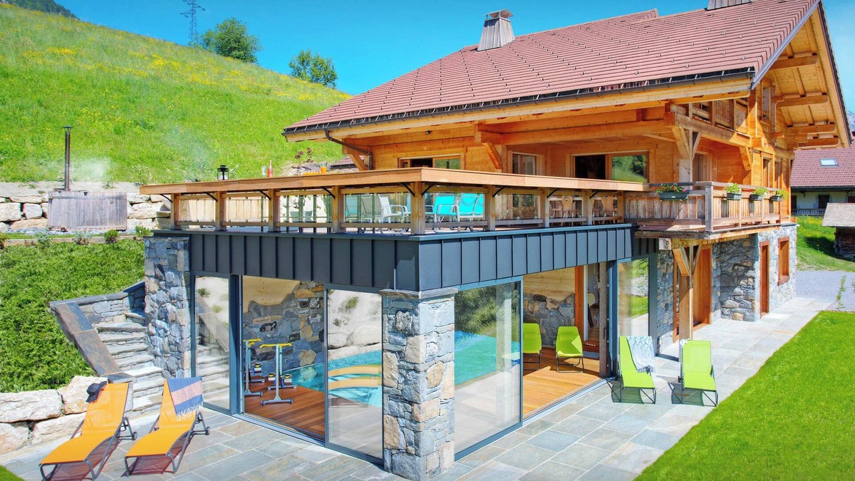 Les Clefs Ski Chalet | Lodge La Source - luxury French Alps break 12p, indoor pool - OVO Network