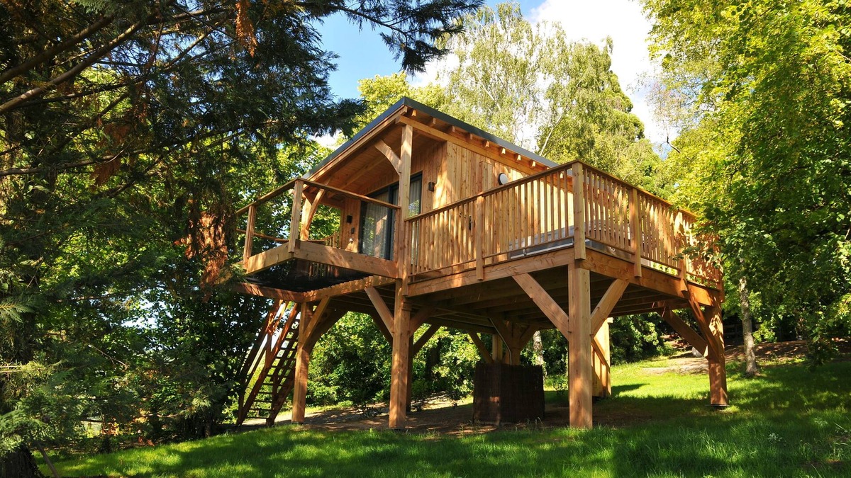 Vic-le-Comte Cabin | Lodge on Stilts All Seasons