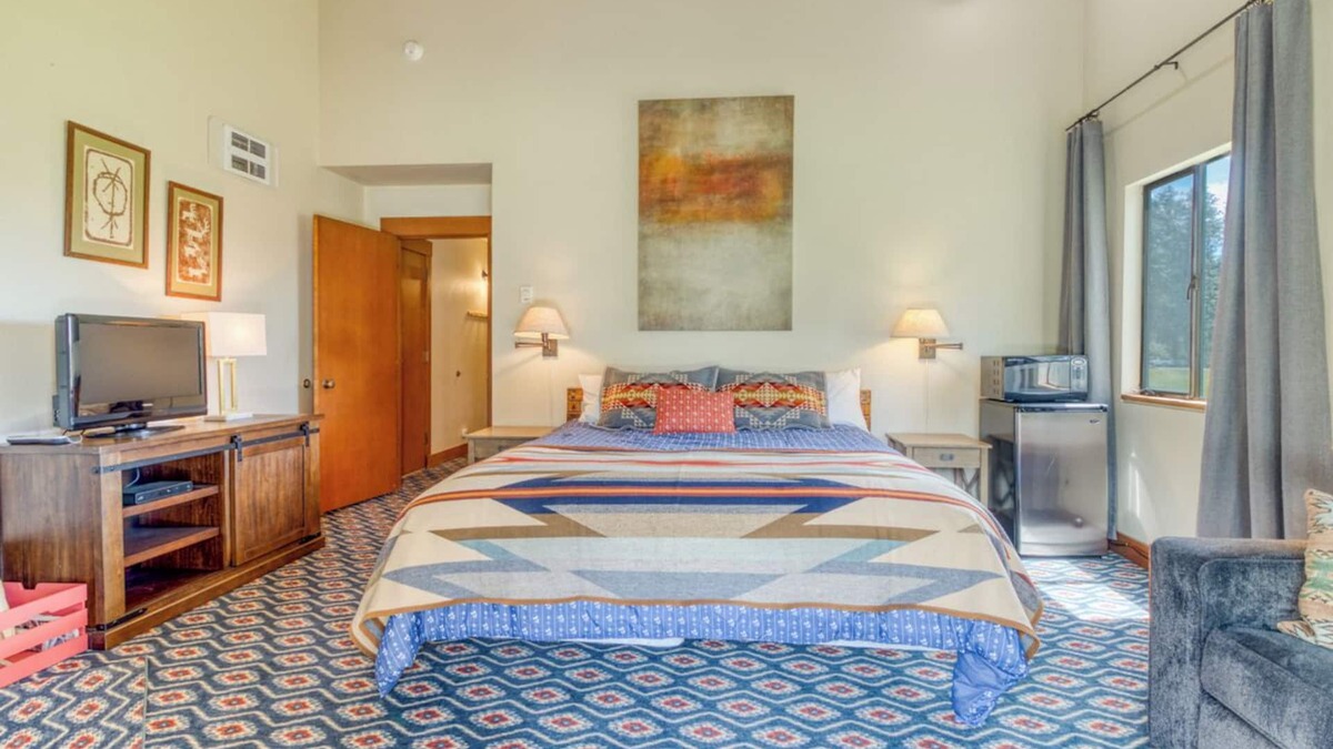 Black Butte Ranch Condo | Lodge Room 33: 1 BR, 1 BA in Black Butte Ranch, Sleeps 2