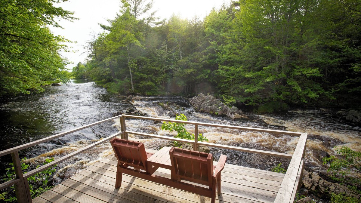 Annapolis Subdivision D Cabin | Lodge room at Mersey River Chalets