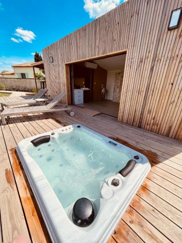 Saint-Laurent-d'Aigouze Cabin | Lodge Sainte Sara