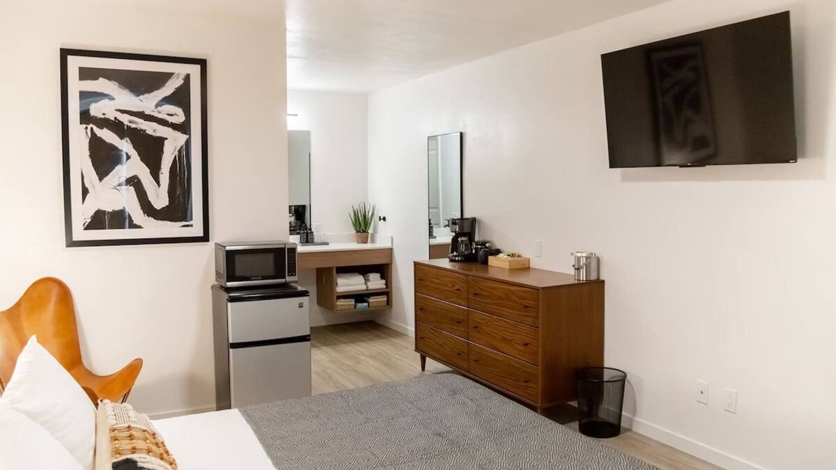 Pagosa Springs House | Lodge Single Queen, High Creek Lodge, Hiking Trails, Skiing and Hot Springs