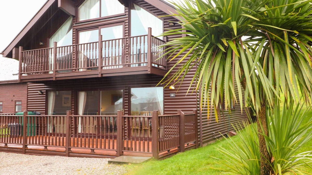 Winnard's Perch Cottage | LODGE SIXTY SIX, pet friendly in St Columb Major
