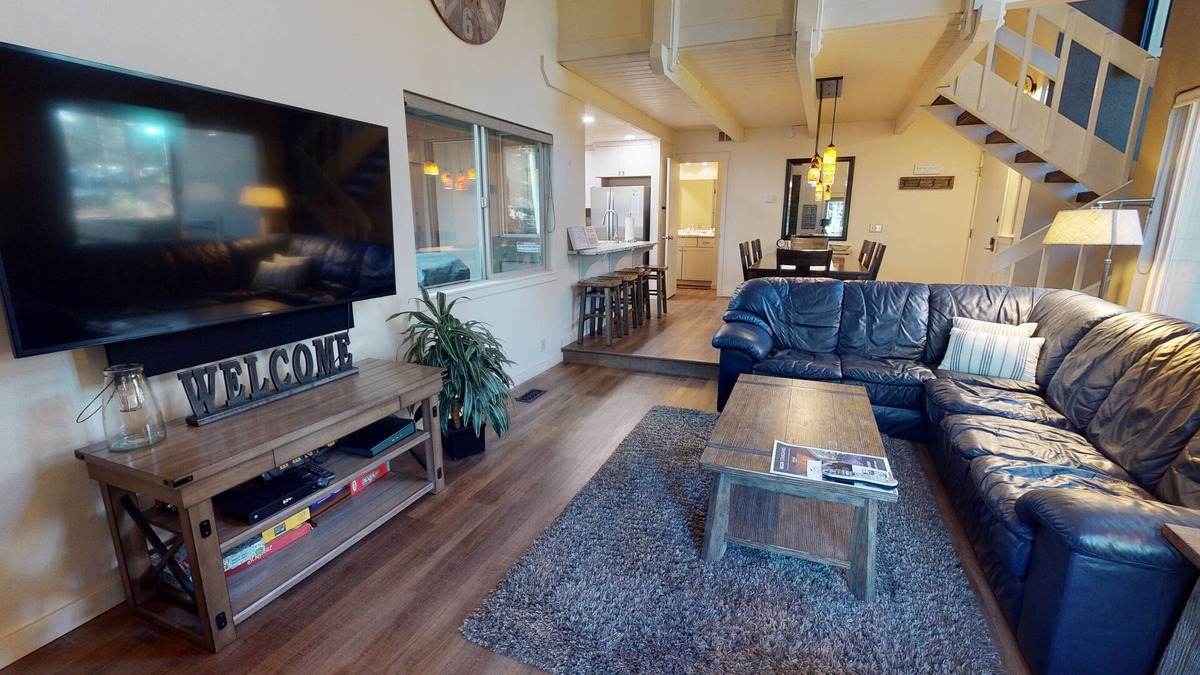 Tennis Village Condo | Lodge-Style Escape with A/C, BBQ & Walk to Spa