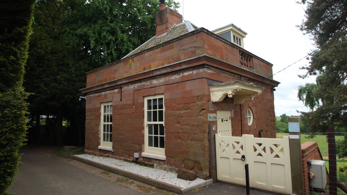 Iverley House | Lodge surrounded by idyllic countryside