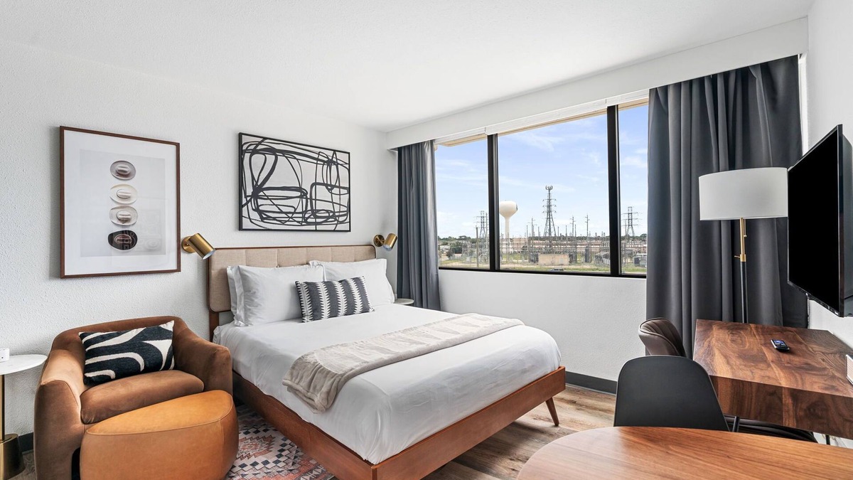 Greenway Plaza-Upper Kirby Apartment | Lodgeur | Cozy studio near park | Upper Kirby