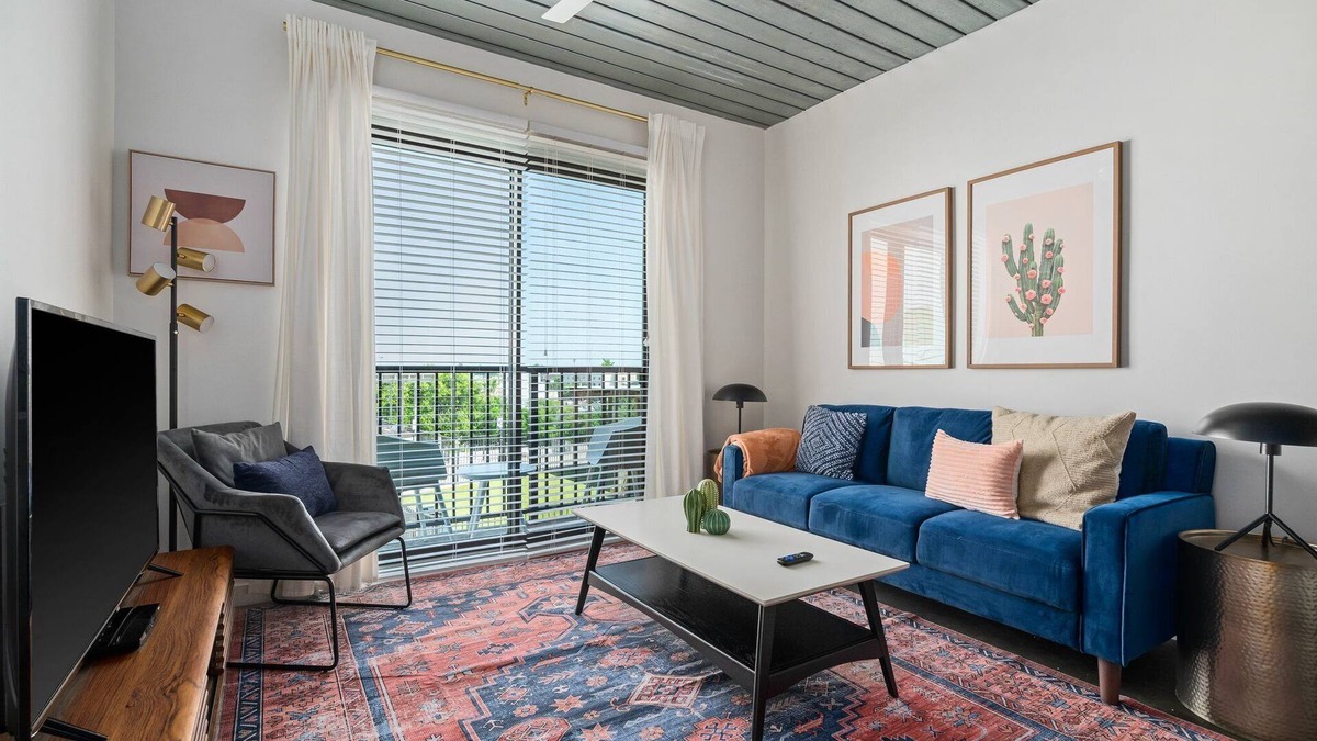 Midtown Apartment | Lodgeur | Fabulous & modern 1BR loft | Midtown