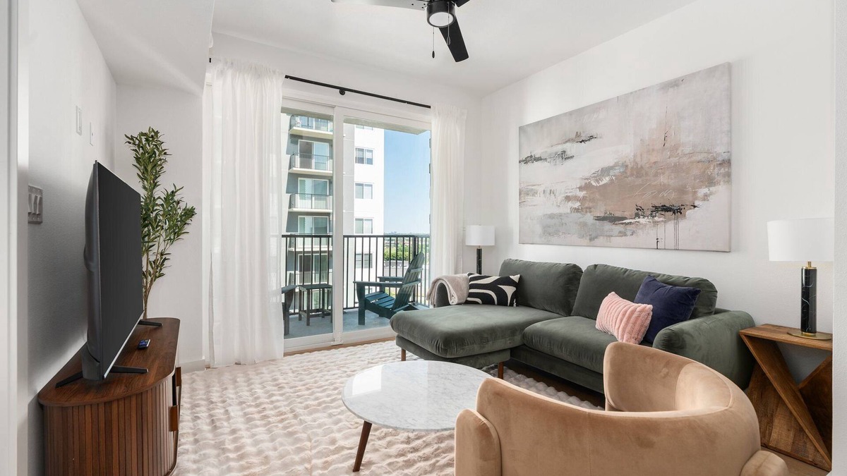 Addicks Apartment | Lodgeur | Spacious & modern 1BR | Energy Corridor