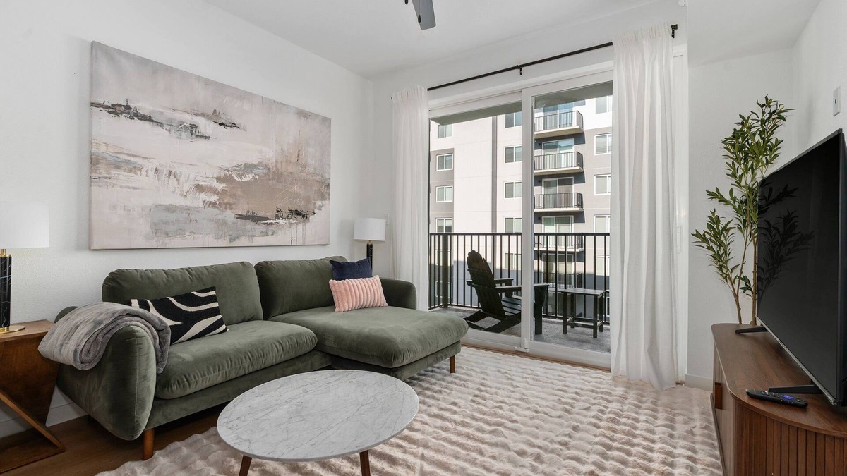Addicks Apartment | Lodgeur | Sunlit 1BR w/balcony | Energy Corridor