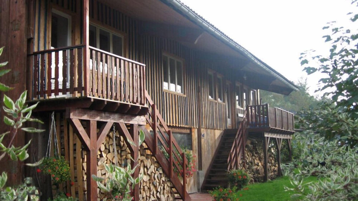 Saint-Amarin Ski Chalet | lodging 15 people classified 3 stars, games room, table football, table tennis .