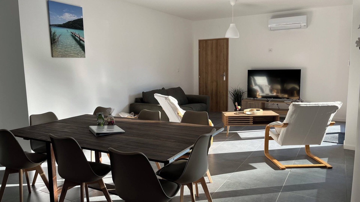 Montferrat Apartment | Lodging 2 to 8 persons Lac de Paladru 3mn beach