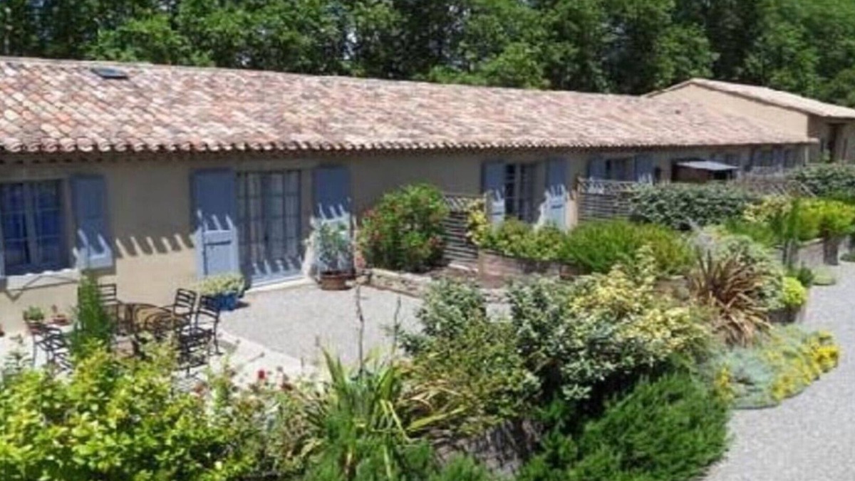 Marseillette House | Lodging in an old wine cellar overlooking the Canal du Midi