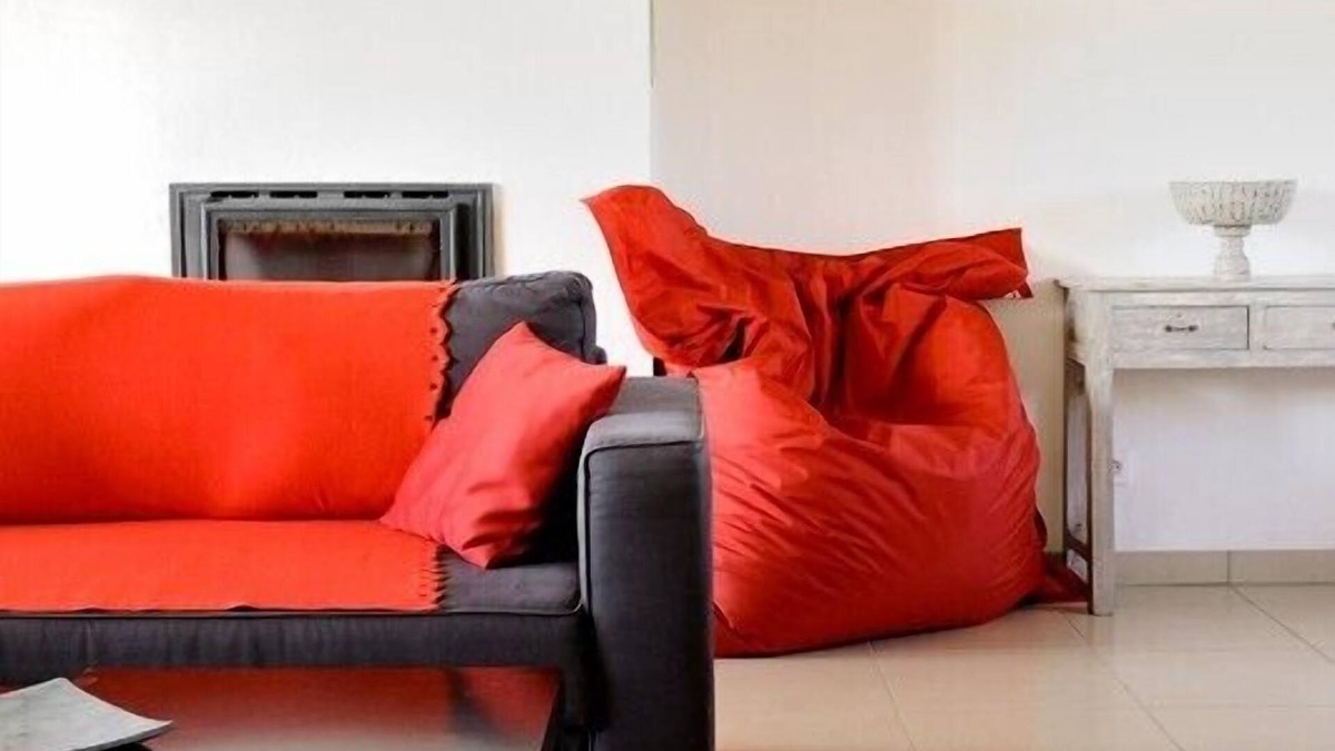 Conques-sur-Orbiel Cottage | Lodging near Carcassonne in a vineyard organic view of the Pyrenees