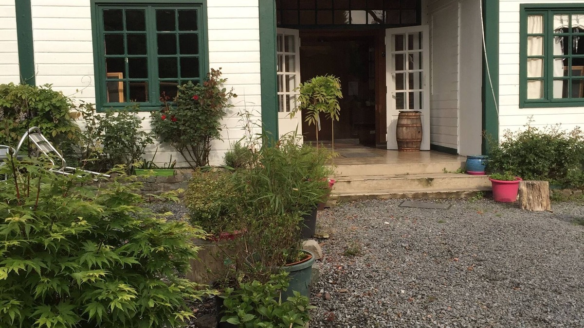 Conde-sur-lʼEscaut Cottage | lodging of the hermitage (stage) Maurice and Claudie accomodate you in a frame