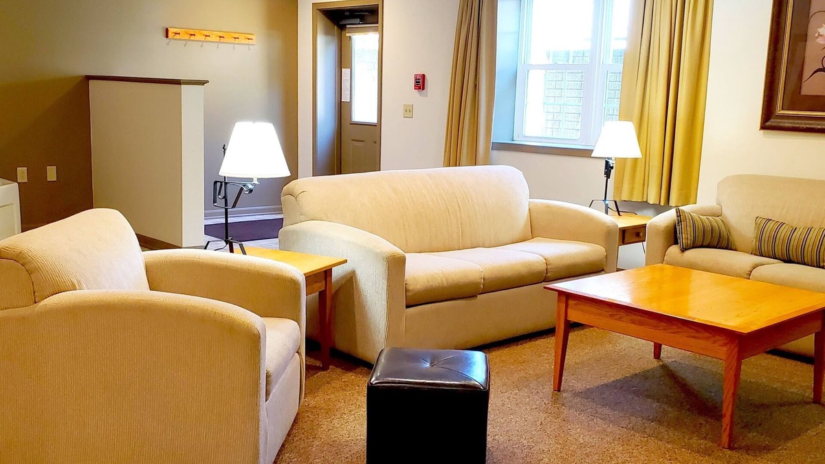 Berlin Hotel | Lodging on the Square