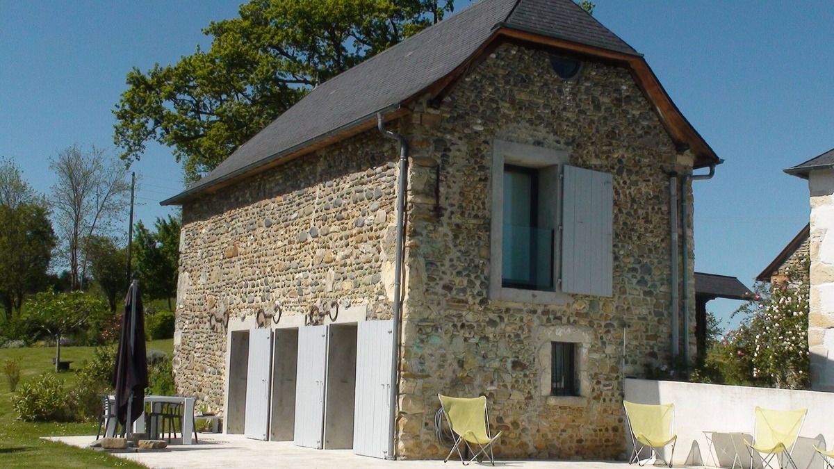 Lucq-de-Bearn Cottage | Lodging rated 4 stars NN, with swimming pool, in an old Bearnaise farm